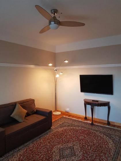 Bramber Court Art-Deco Self-Catering Apartments - image 1