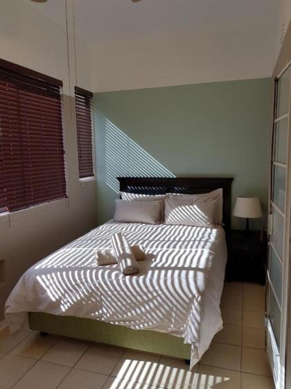 Bramber Court Art-Deco Self-Catering Apartments - image 13