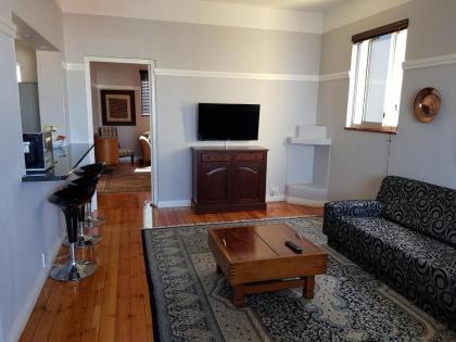 Bramber Court Art-Deco Self-Catering Apartments - image 7