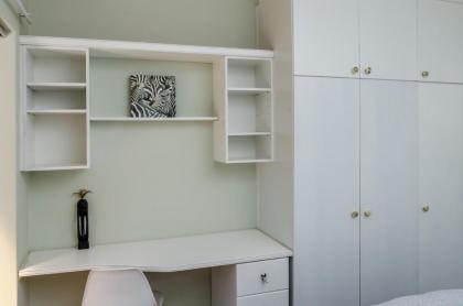 Hout Bay Hilltop - image 14