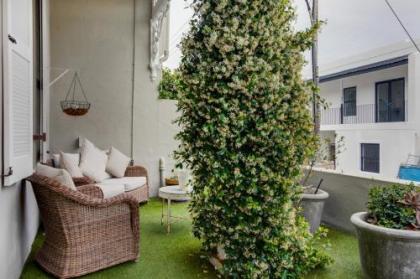 Backup-Powered Victorian House at GreenPoint Park - image 5