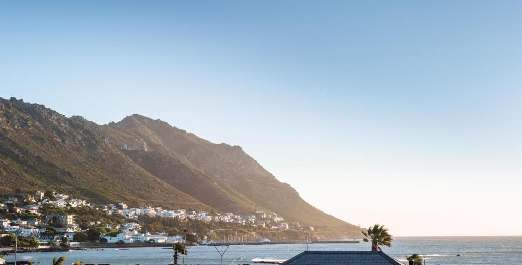 Sea Side Apartment - main image