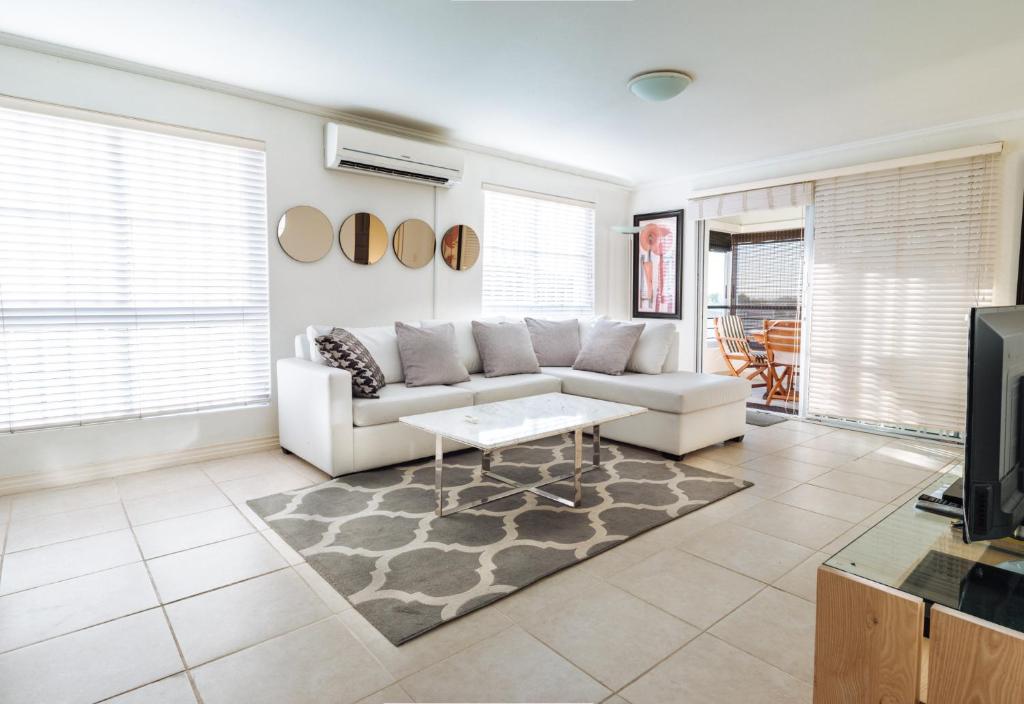 Sea Side Apartment - image 2