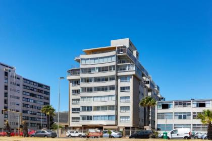 Backup-Power Mouille Point Apartment - image 9