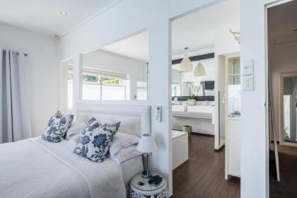Clifton Sunset - Family Home - image 21