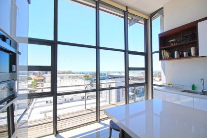 Luxe Penthouse with Private Rooftop Pool Deck & Panoramic Views - image 24