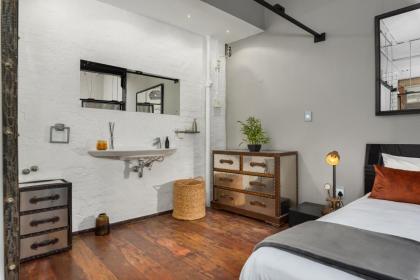 Wolroy House Apartments - image 24