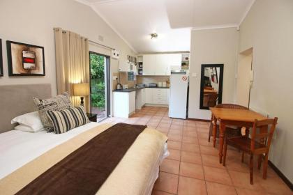 10VDW Self Catering Apartments - image 8