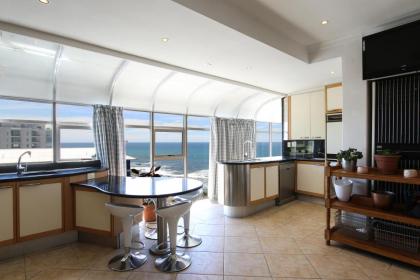 PENTHOUSE Golden Mile - image 24