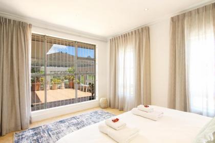 PENTHOUSE Golden Mile - image 9