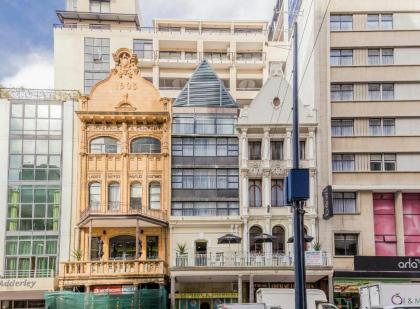 Adderley fantastic City Centre pad - No Loadshedding - image 9