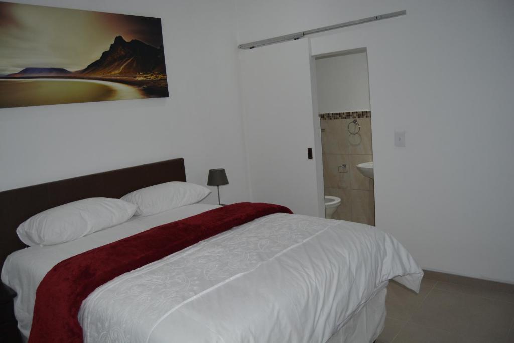 Fama Lodge Rm12 - image 6