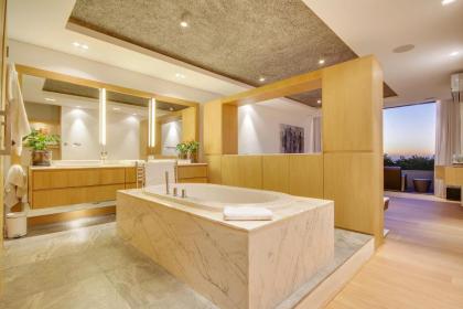 Geneva House - image 24