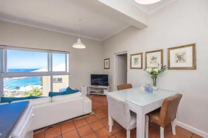Quaint Cottage in Clifton - image 9