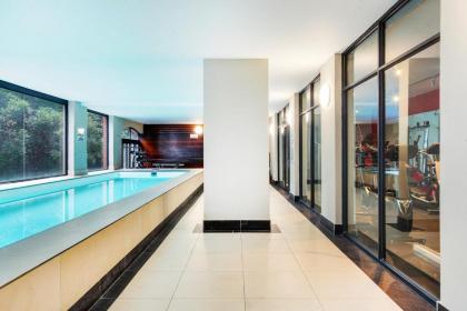 Authentic Cape Town Apartment near the Silo District - image 2