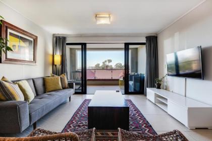 Authentic Cape Town Apartment near the Silo District - image 20