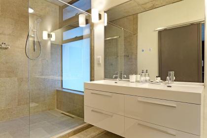 Metropolis Apartments - image 30