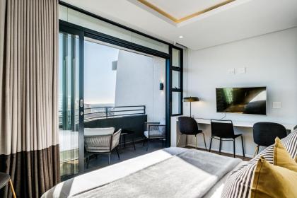 Penthouse on S - image 24