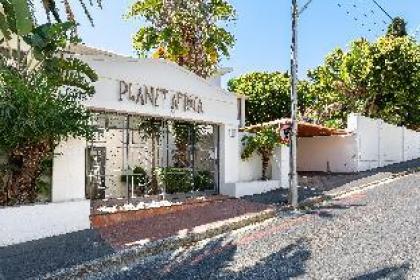 Sunny Sea Point Apartment with Private Balcony - image 18
