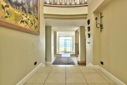 Tree Villa by Total Stay - image 19
