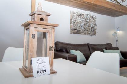 The Barn self-catering loft apartment - image 12