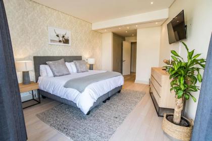 Elegant Waterfront Apartment with No Loadshedding - image 5