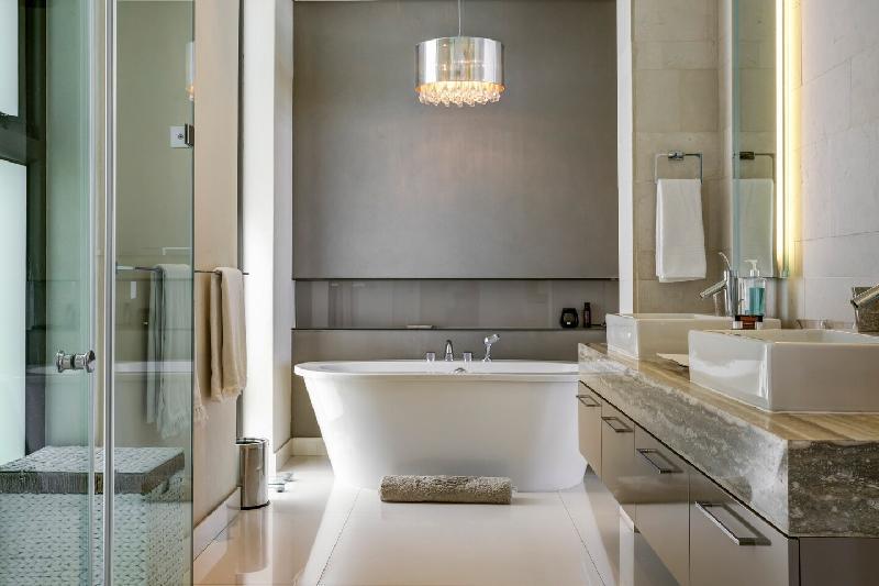 Modern 4 bedroom Ocean View villa - Camps Bay - image 4