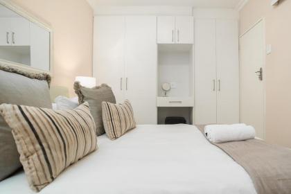 Devonshire Apartment - image 22