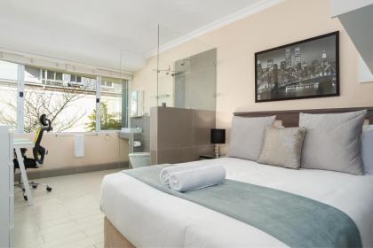 Devonshire Apartment - image 25