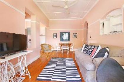 Table Mountain Views From Lovely 2 Bedroom Apt - image 11