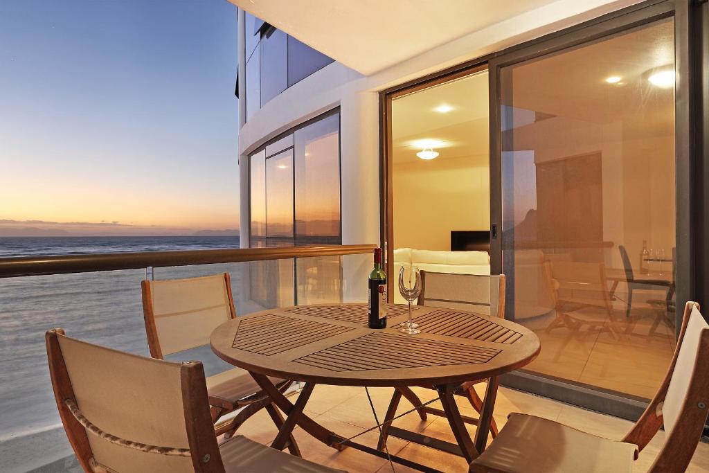 Ocean View 304 by HostAgents - main image