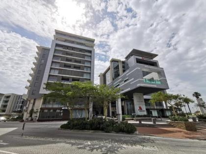 Crystal Towers 702 Luxury Apartment - image 8