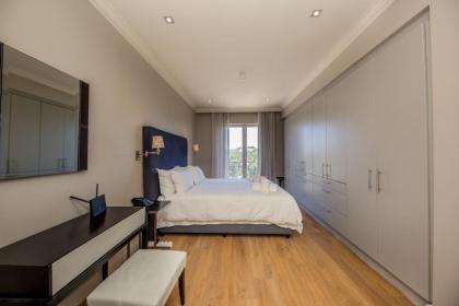 407 Royal - image 21