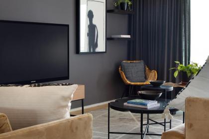 Cosmopolitan Apartments - image 24