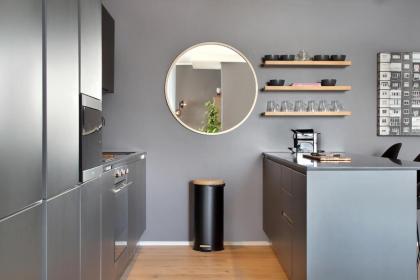 Cosmopolitan Apartments - image 25