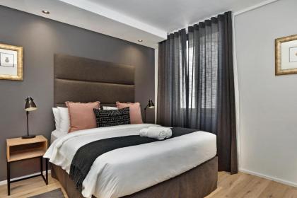 Cosmopolitan Apartments - image 26