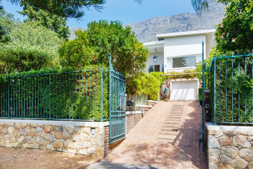 Backup Powered Table Mountain Family Retreat - image 2