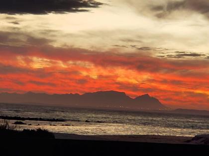 Gordon's Beach Lodge - image 23