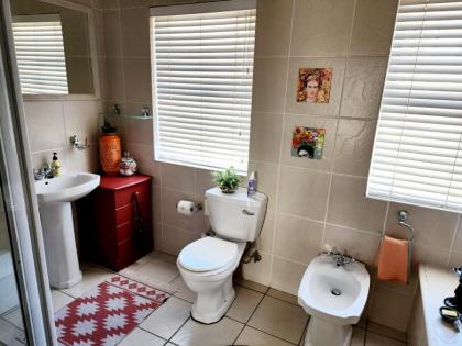 Gordon's Beach Lodge - image 25