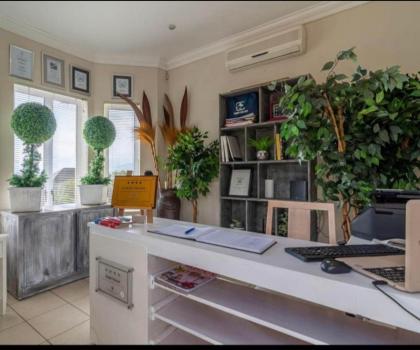 Gordon's Beach Lodge - image 30