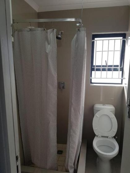 Home On Hussar Guesthouse - image 23