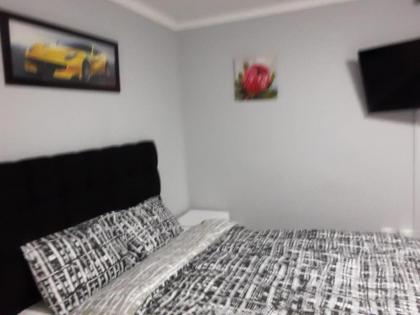 Home On Hussar Guesthouse - image 29