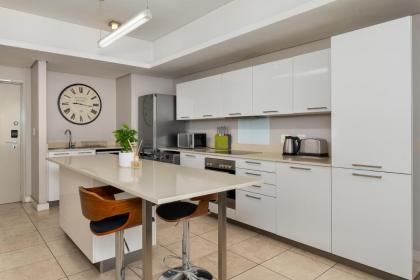 Harbour Bridge Apartments - image 21