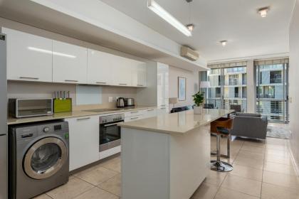 Harbour Bridge Apartments - image 24