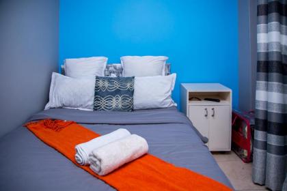 Room in Guest room - Annex Lodge Ndabeni - image 16