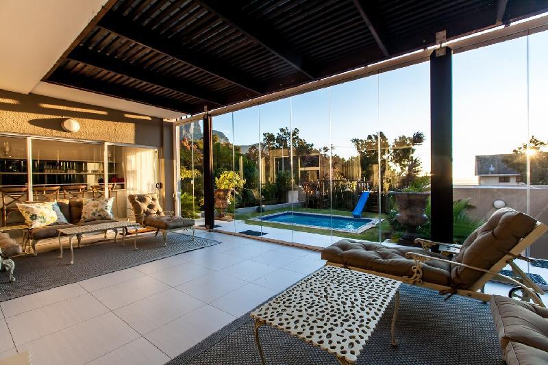 Villa on 1st Crescent - image 6
