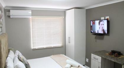 103onWallace Self Catering Guest House - image 22