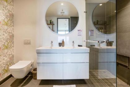 Always-Power Stylish De Waterkant Loft - image 24