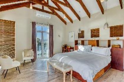 Manor on the Bay - image 22