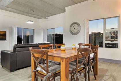 Big Bay Beach Club J32 by HostAgents - image 10